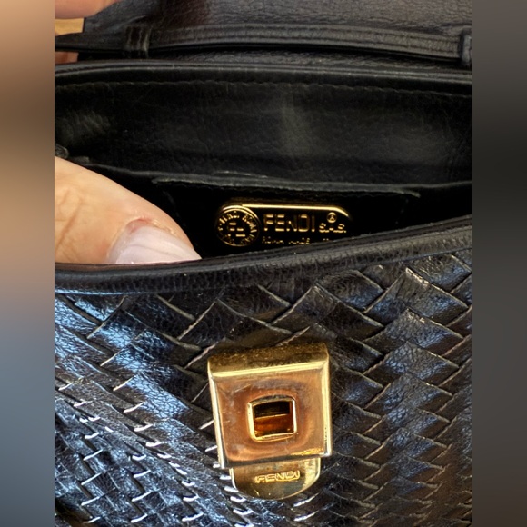 Fendi Black leather shoulder/crossbody bag! - Picture 3 of 9
